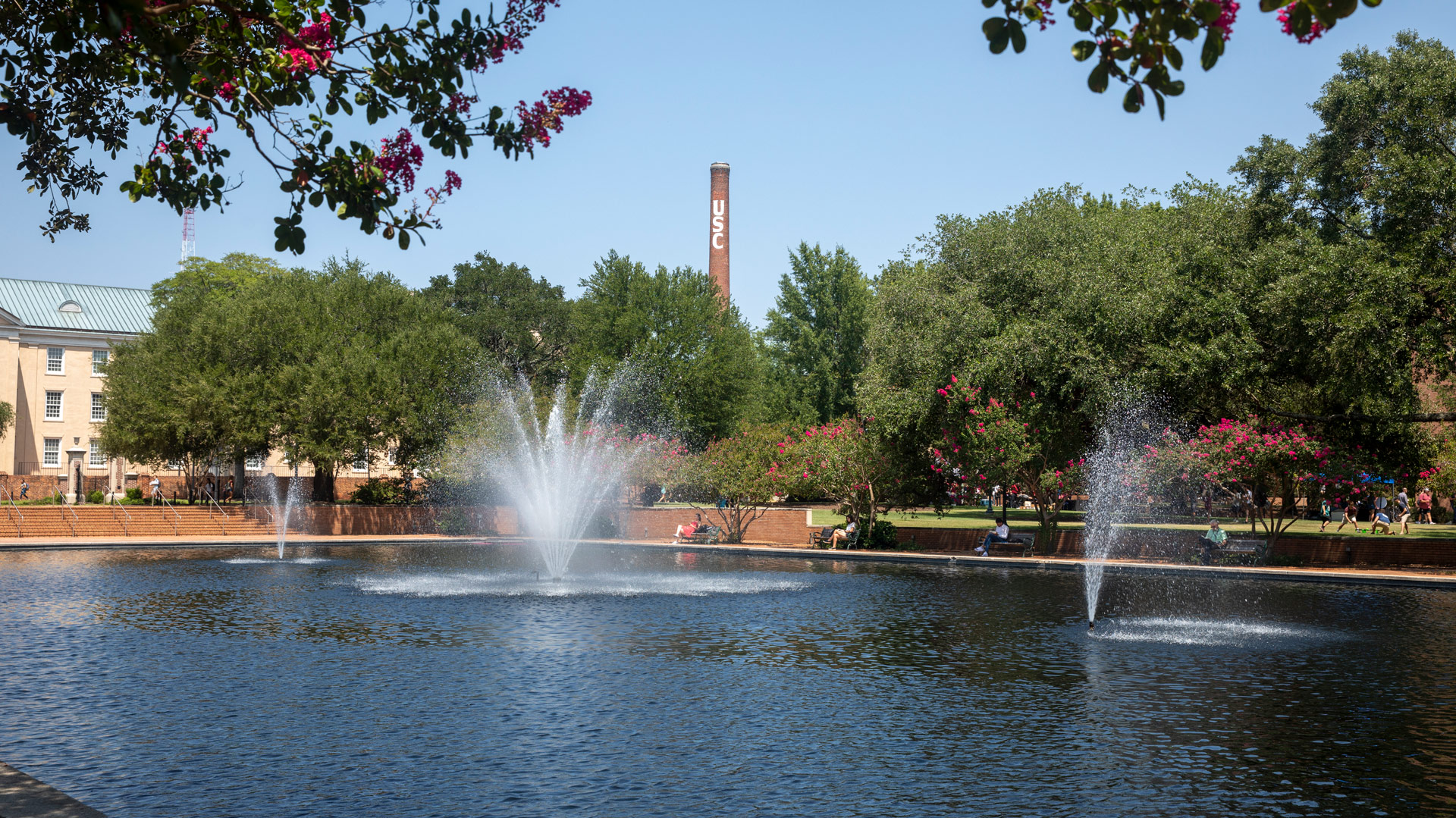 Students working together looking at artifacts. 
